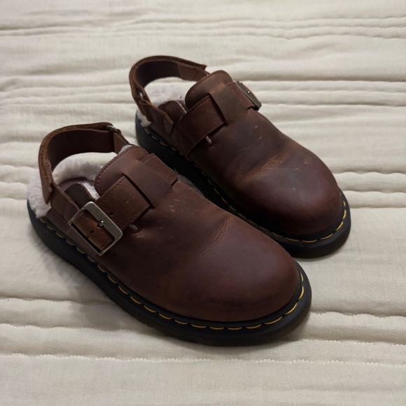 Dr. Marten Jorge II - Picture 2 of 2